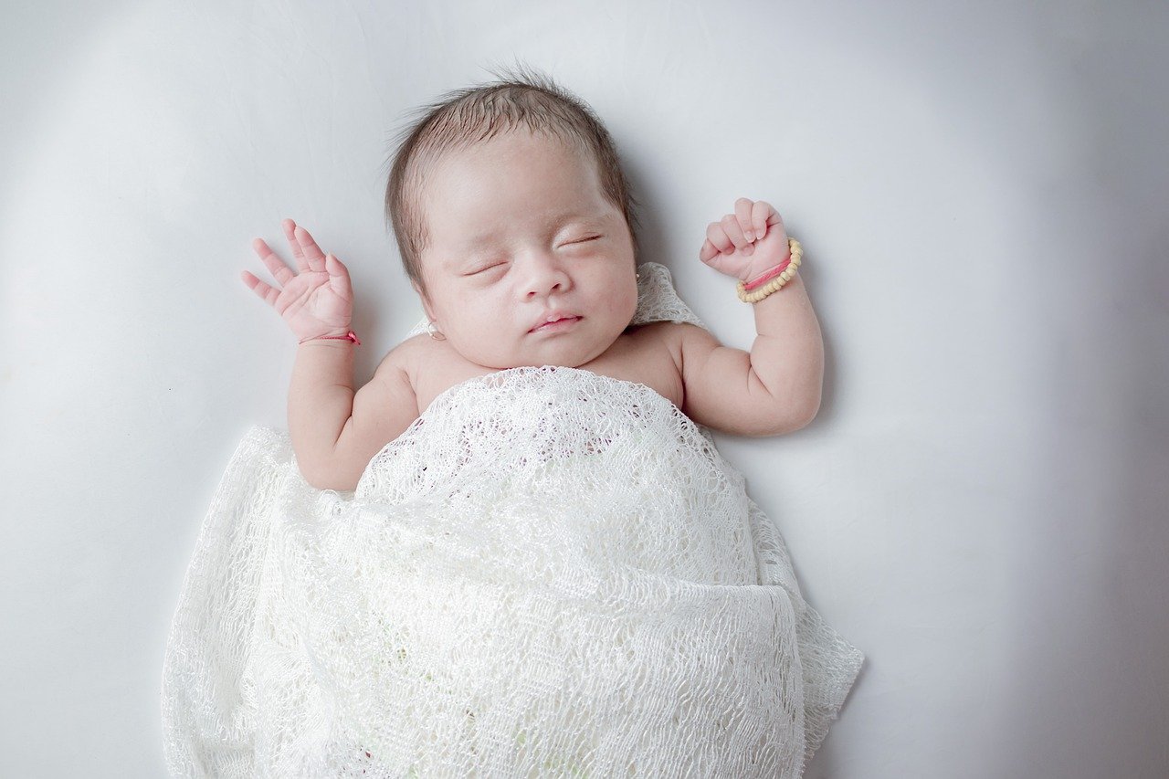 Praktische Ratschläge für Eltern, um den Alltag mit einem Neugeborenen zu bewältigen