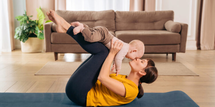 Rückbildung nach der Geburt: Tipps & Mythen