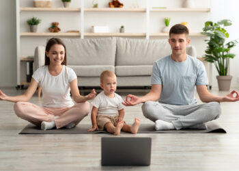 Elternsein im digitalen Zeitalter Zwischen Inspiration, Vergleich und Überforderung